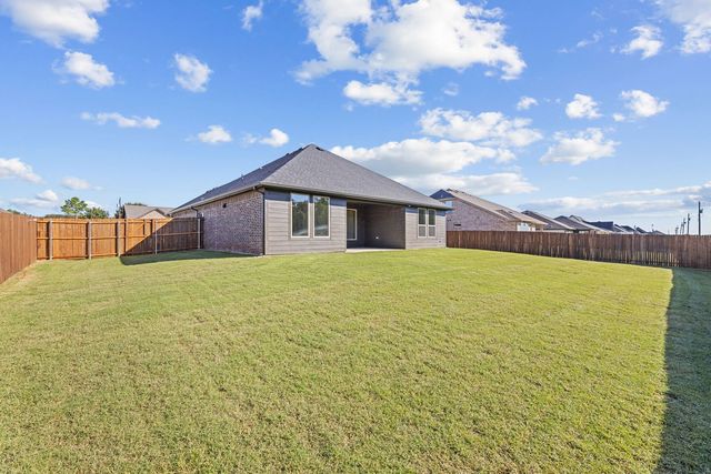 2106 Briarwood Drive, Bridgeport, TX 76426