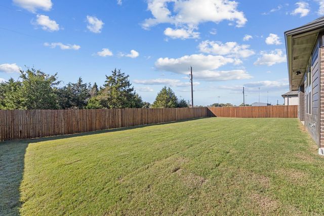 2106 Briarwood Drive, Bridgeport, TX 76426