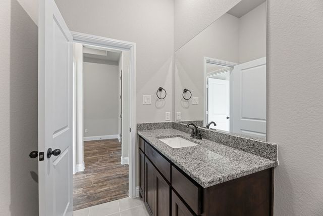 2106 Briarwood Drive, Bridgeport, TX 76426