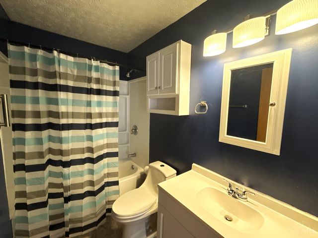 2104 Grand Avenue, Middletown, OH 45044