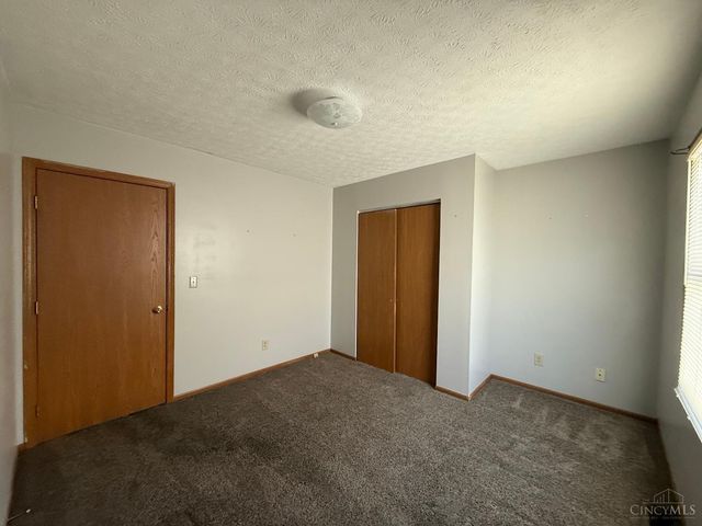 2104 Grand Avenue, Middletown, OH 45044