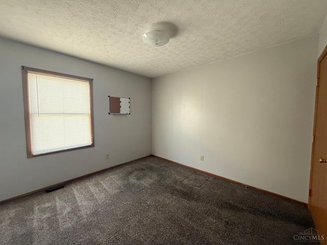 2104 Grand Avenue, Middletown, OH 45044