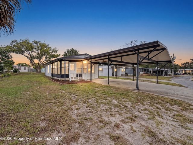 9569 Gray Fox Drive, Weeki Wachee, FL 34613