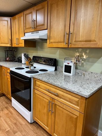 16 Richards Ave 106, North Attleboro, MA 02760