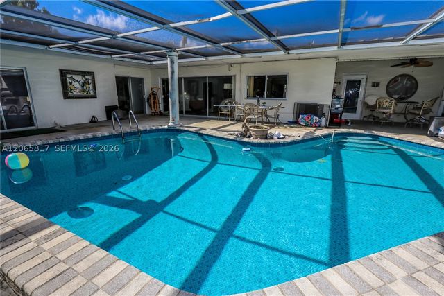 910 N 14th Ct, Hollywood, FL 33020