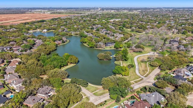 43 Harbor View Drive, Sugar Land, TX 77479