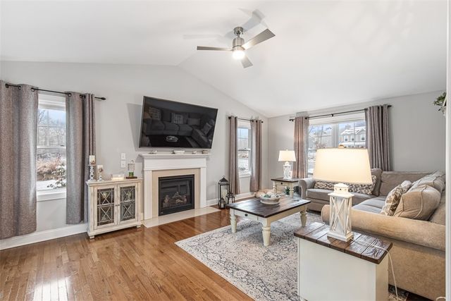 56 Harbor Ridge Lane, Tiverton, RI 02878