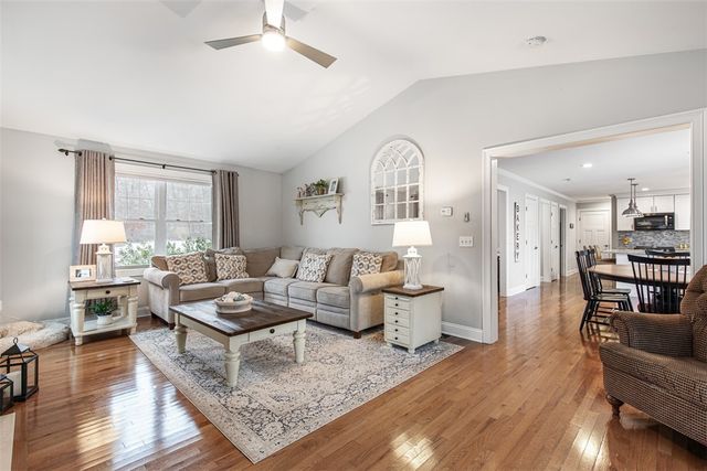 56 Harbor Ridge Lane, Tiverton, RI 02878