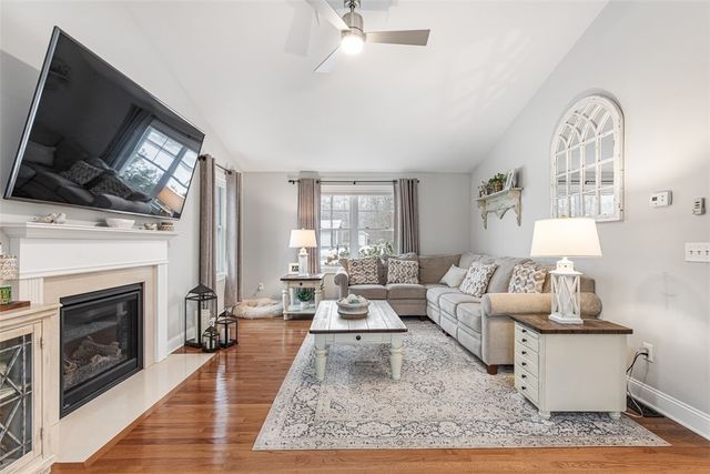 56 Harbor Ridge Lane, Tiverton, RI 02878