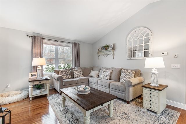 56 Harbor Ridge Lane, Tiverton, RI 02878