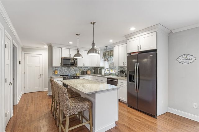 56 Harbor Ridge Lane, Tiverton, RI 02878