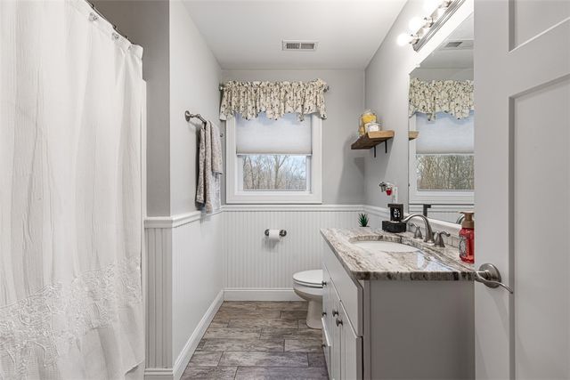 56 Harbor Ridge Lane, Tiverton, RI 02878