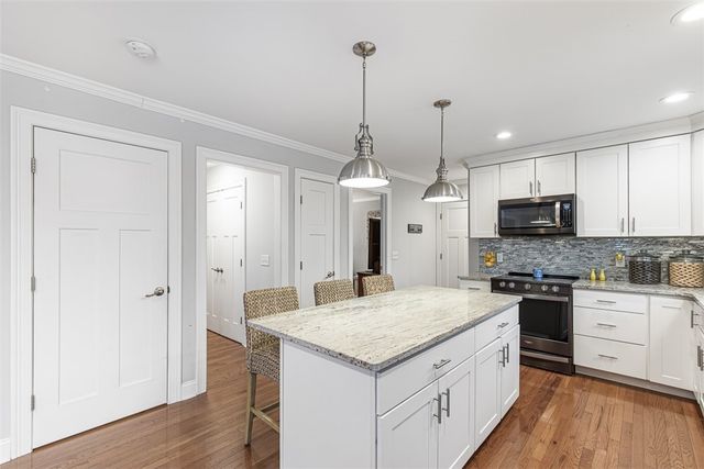 56 Harbor Ridge Lane, Tiverton, RI 02878