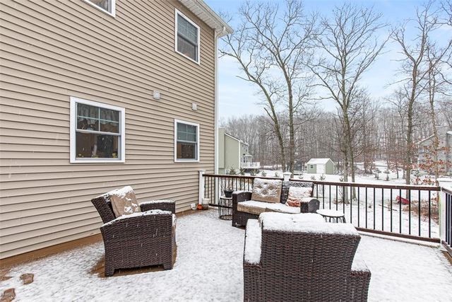 56 Harbor Ridge Lane, Tiverton, RI 02878