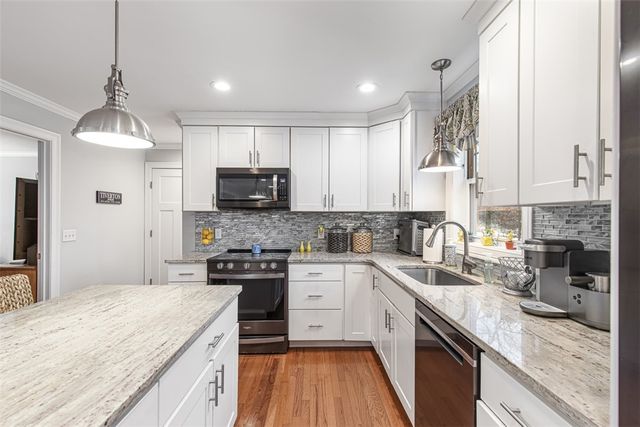 56 Harbor Ridge Lane, Tiverton, RI 02878