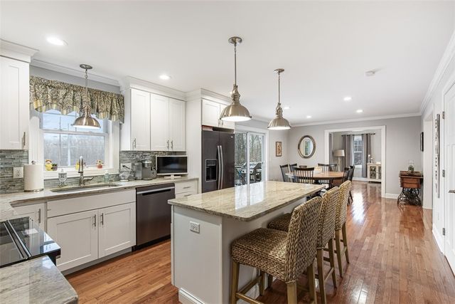 56 Harbor Ridge Lane, Tiverton, RI 02878