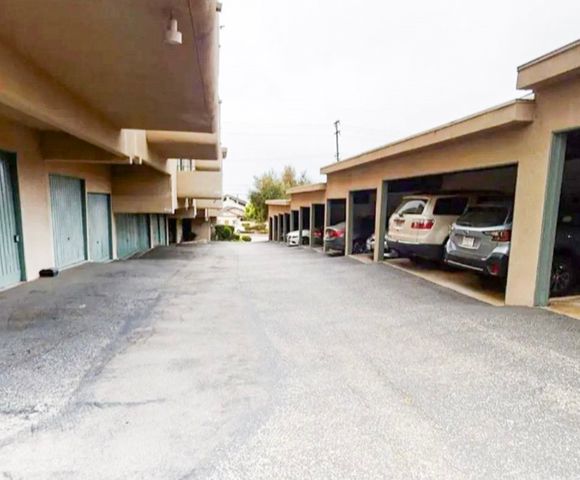 209 S Prospect Avenue 105, Redondo Beach, CA 90277