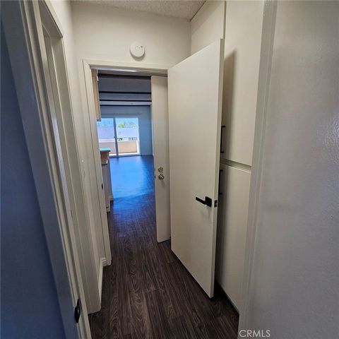 209 S Prospect Avenue 105, Redondo Beach, CA 90277