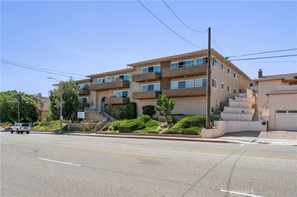 209 S Prospect Avenue 105, Redondo Beach, CA 90277