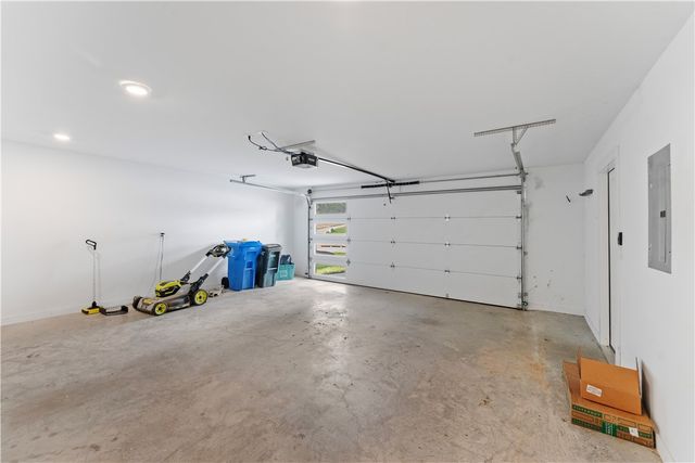 134 S Paddock Loop, Fayetteville, AR 72701
