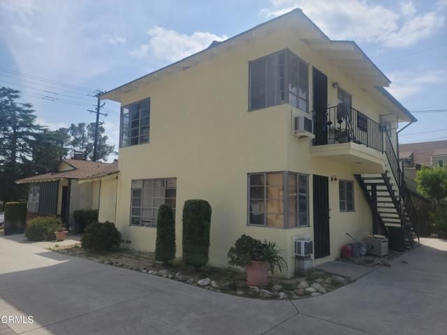 637 W Altadena Drive, Altadena, CA 91001