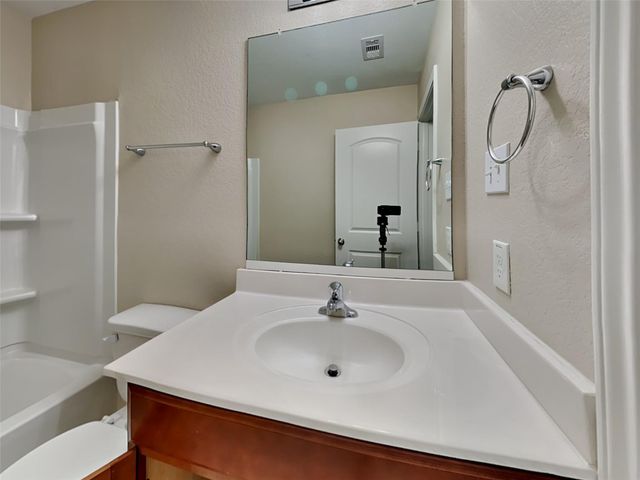 729 Totem Trail Drive, La Marque, TX 77568