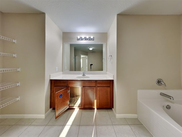 729 Totem Trail Drive, La Marque, TX 77568