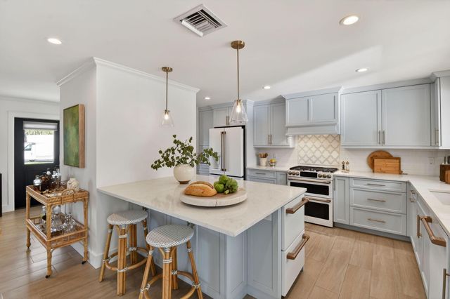 700 Lakeside Circle, North Palm Beach, FL 33408