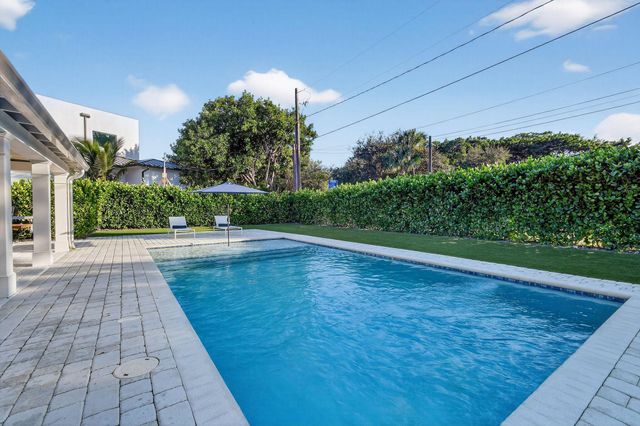 700 Lakeside Circle, North Palm Beach, FL 33408