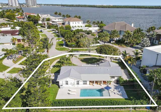 700 Lakeside Circle, North Palm Beach, FL 33408