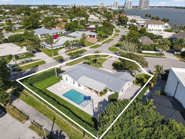 700 Lakeside Circle, North Palm Beach, FL 33408
