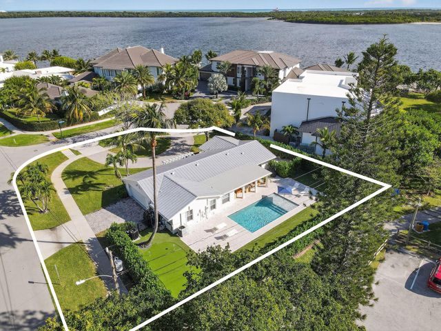 700 Lakeside Circle, North Palm Beach, FL 33408