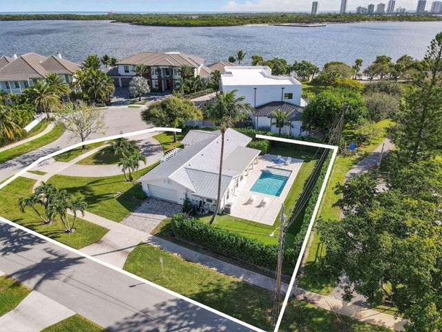 700 Lakeside Circle, North Palm Beach, FL 33408