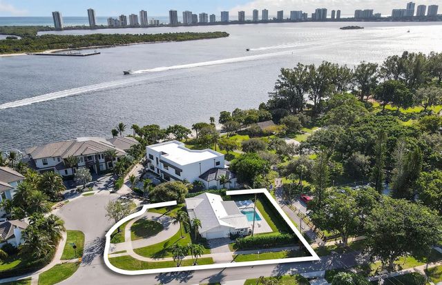 700 Lakeside Circle, North Palm Beach, FL 33408