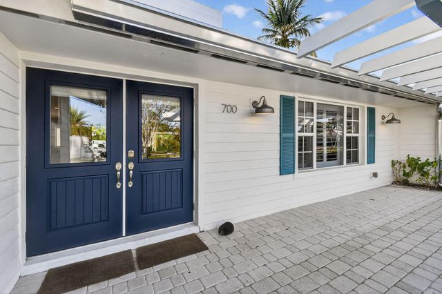 700 Lakeside Circle, North Palm Beach, FL 33408