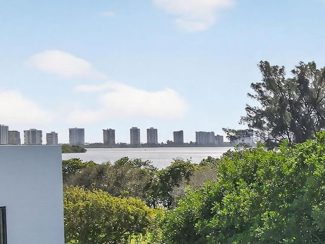 700 Lakeside Circle, North Palm Beach, FL 33408