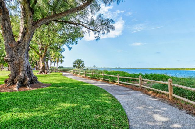 700 Lakeside Circle, North Palm Beach, FL 33408