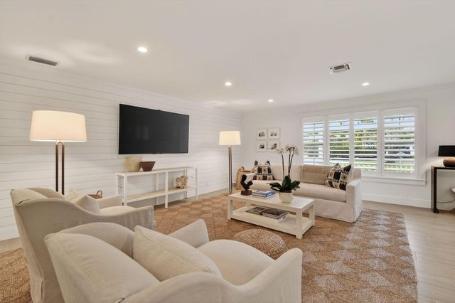 700 Lakeside Circle, North Palm Beach, FL 33408