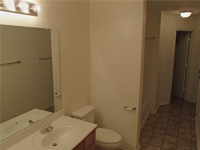 224 Wildwood DR, Georgetown, TX 78633