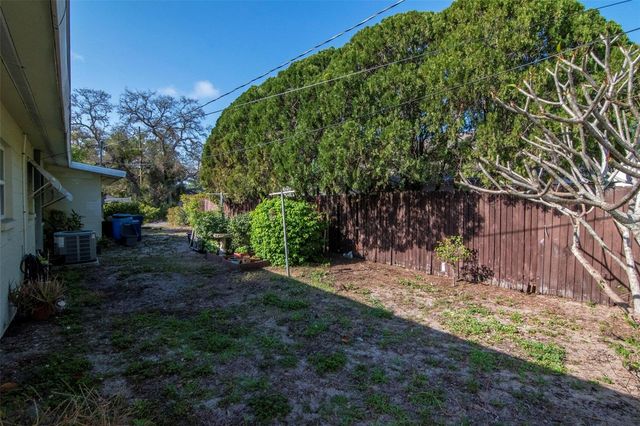 230 MILWAUKEE AVENUE, Dunedin, FL 34698