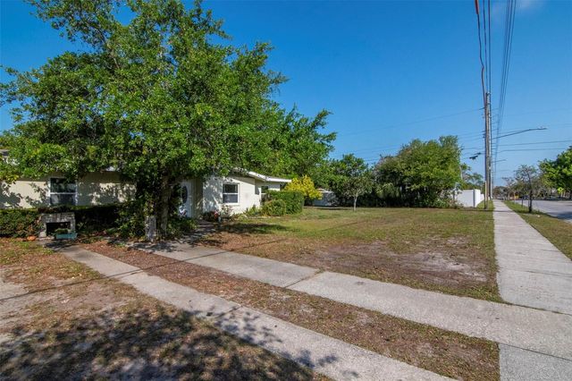 230 MILWAUKEE AVENUE, Dunedin, FL 34698