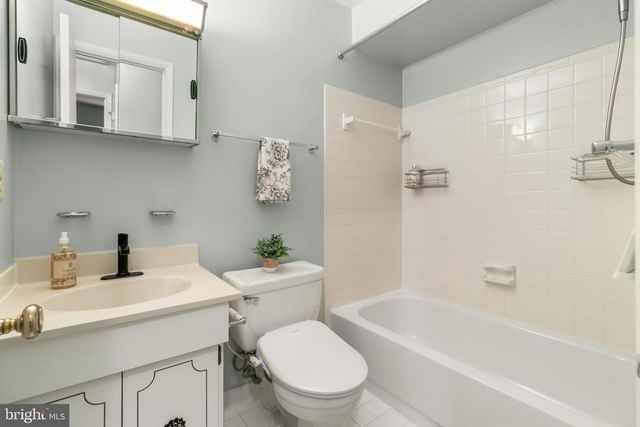 1008 JULIAN PL, Rockville, MD 20852