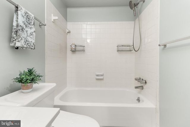 1008 JULIAN PL, Rockville, MD 20852