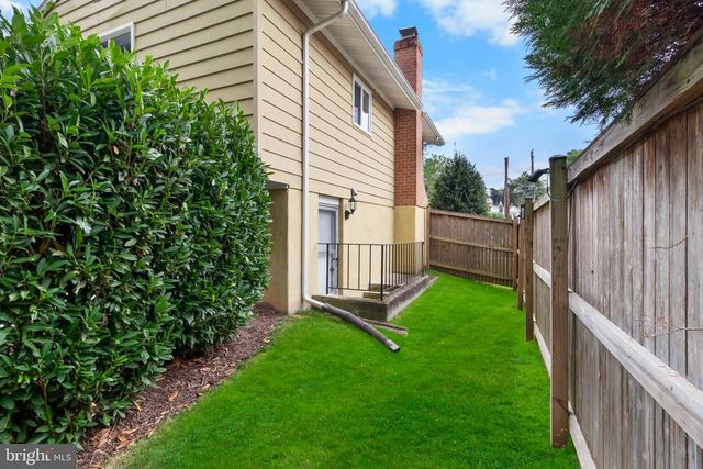 1008 JULIAN PL, Rockville, MD 20852