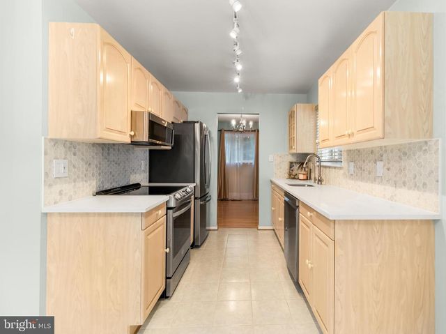 1008 JULIAN PL, Rockville, MD 20852