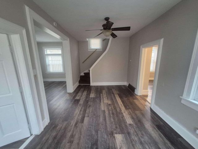 2028 W Michigan STREET, Milwaukee, WI 53233