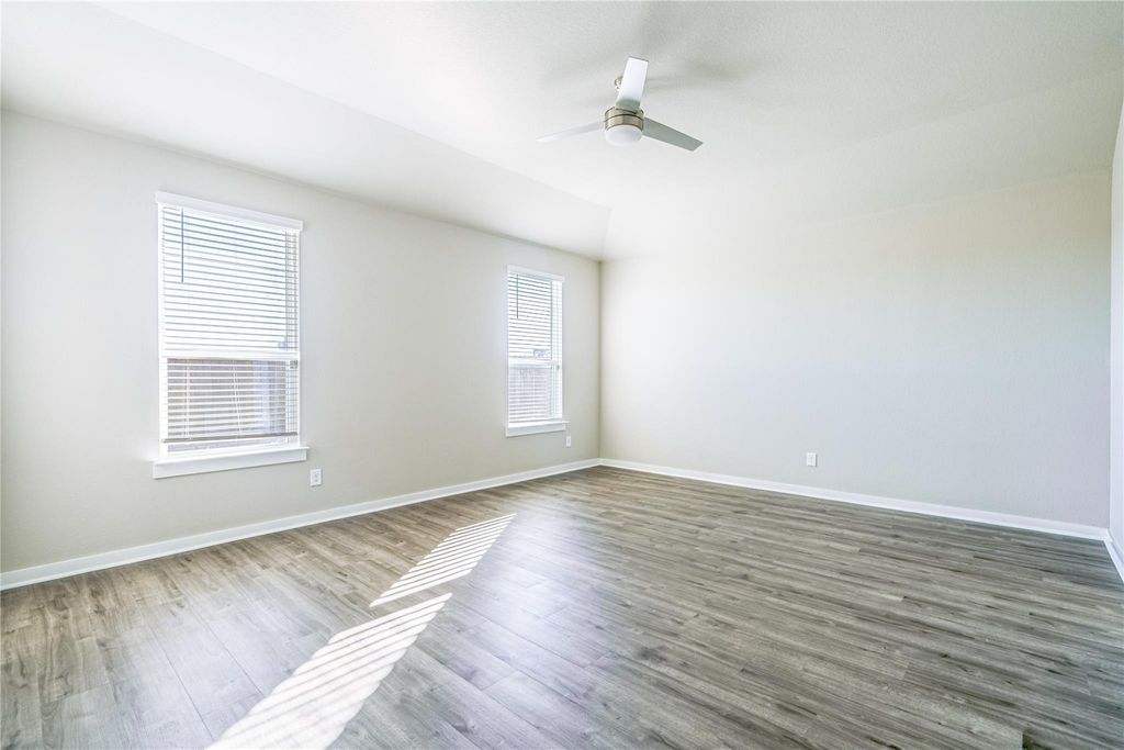 Image 15 of property listing at 28407 Hannahs Harbor Lane, Katy, TX 77494