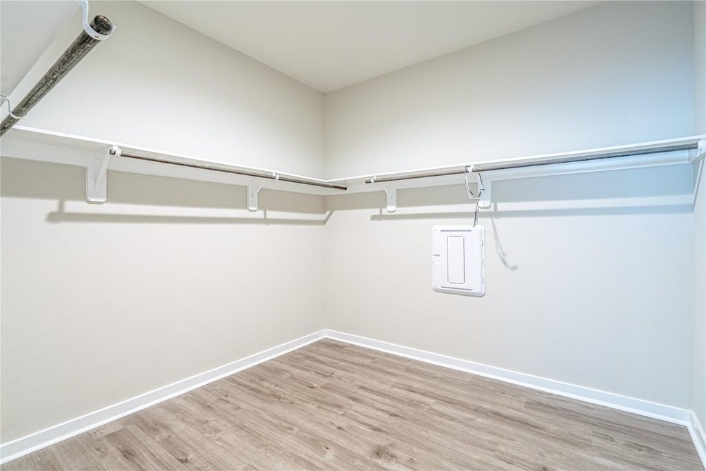 Image 18 of property listing at 28407 Hannahs Harbor Lane, Katy, TX 77494