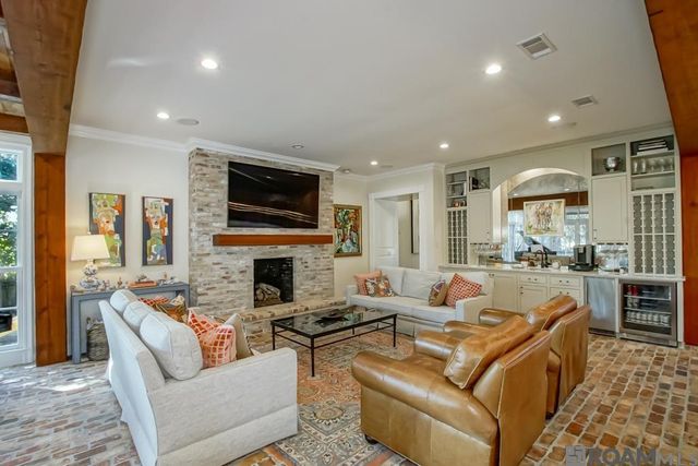 18321 N Mission Hills Ave, Baton Rouge, LA 70810
