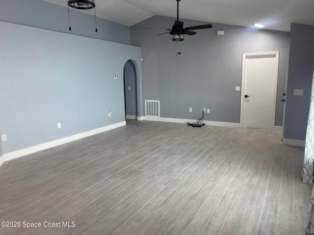 2226 Redwood Circle NE, Palm Bay, FL 32905